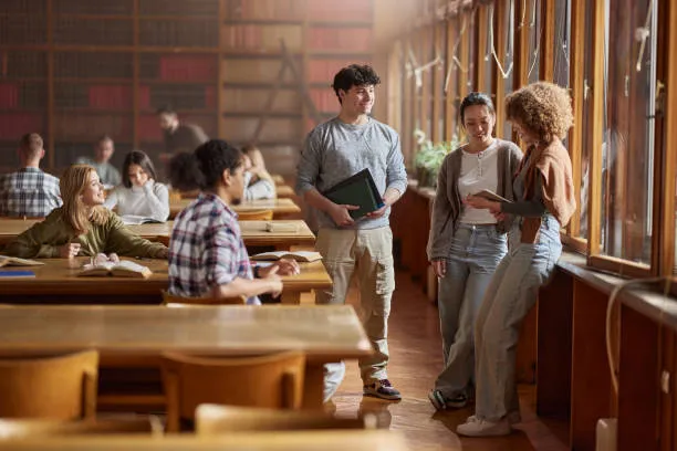 Università, matricole in calo del 3,3%: oltre 11mila iscritti in meno. Ingegneria controcorrente, Medicina perde il 9%