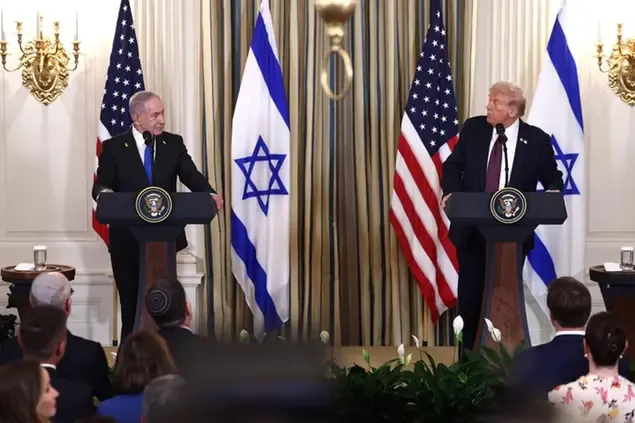 Il Piano Trump per Gaza: Netanyahu Dice Sì, Ma la Pace Resta Lontana