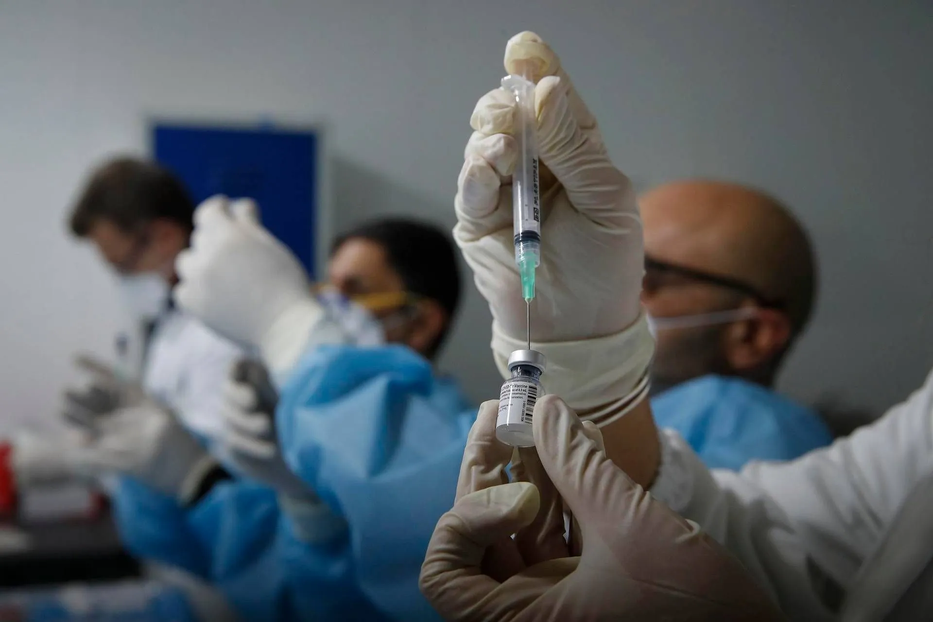 Il Taglio ai Finanziamenti per i Vaccini mRna negli USA Solleva Allarme nella Comunità Scientifica Internazionale
