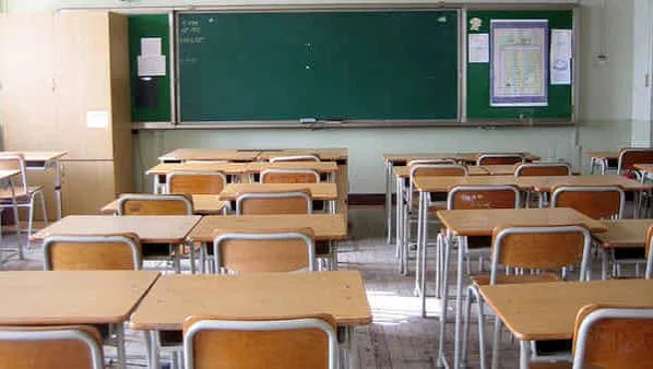 Violenza a scuola, colpi ai docenti triplicati: cosa dice il rapporto Cnr