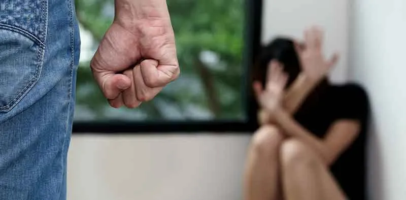 Oltre il Silenzio: Necessità di Azione Nella Scuola per Combattere la Violenza di Genere
