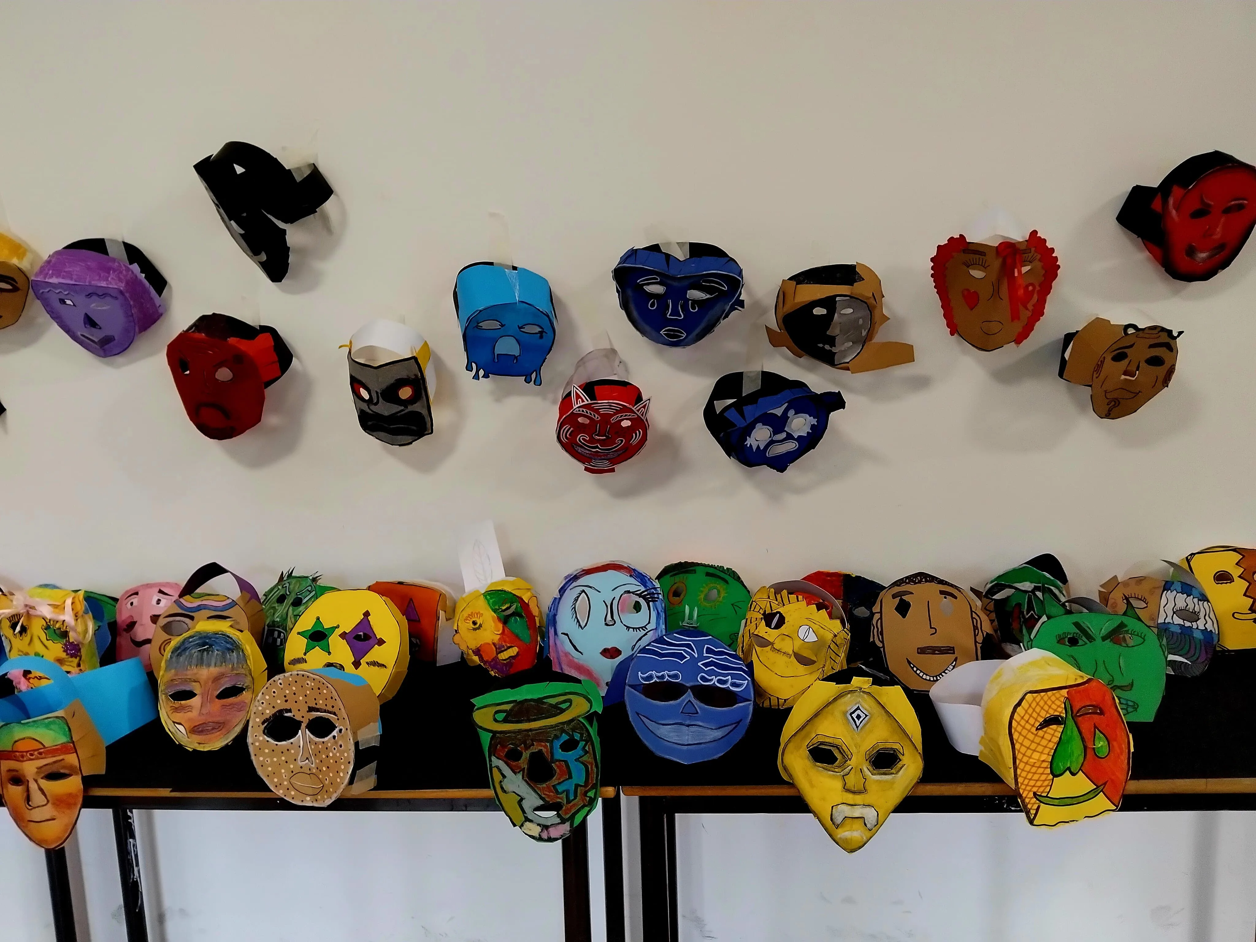 Voci Libere, centocinquanta studenti romani smontano gli stereotipi di genere tra maschere, danza e podcast