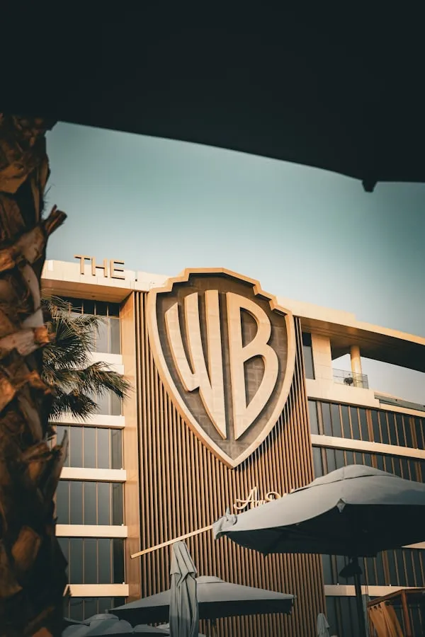 Warner Bros. Discovery: la preferenza per Netflix e il rifiuto dell’offerta di Paramount. Scenari, motivazioni e impatti sul mercato