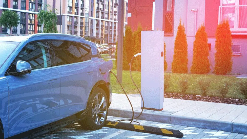 Incentivi per Auto Elettriche 2025: Come Funziona il Nuovo Sportello Online per Cittadini e Microimprese