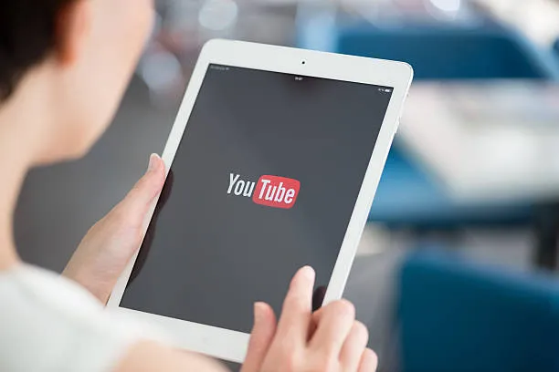 YouTube chiude Screen Culture e KH Studio: il giro di vite contro i falsi trailer con intelligenza artificiale