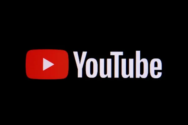 YouTube mette un freno allo scroll: limite di tempo sui video brevi per i minori