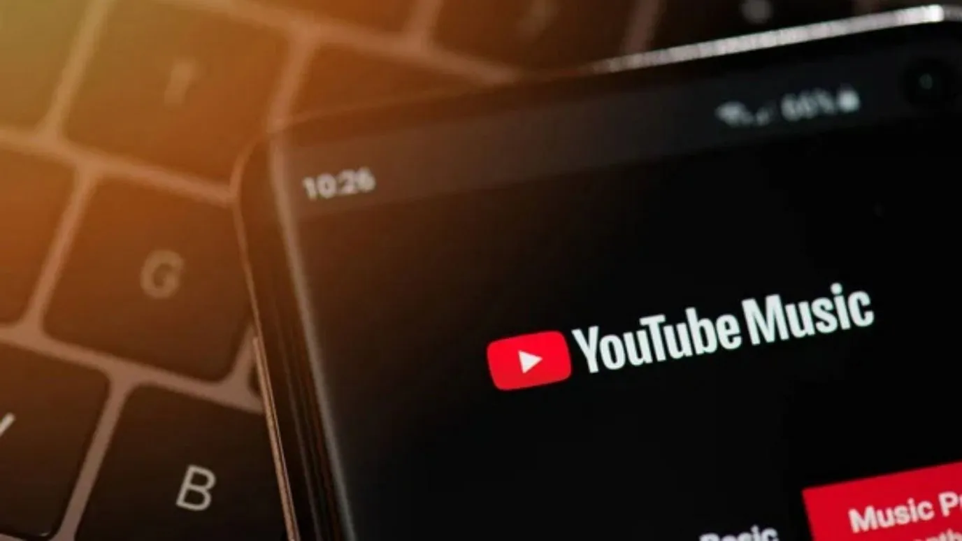 YouTube Music impone il paywall ai testi delle canzoni: tutte le nuove restrizioni per gli utenti free
